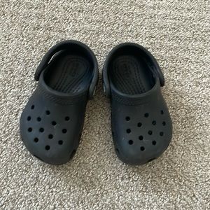 Black toddler crocs